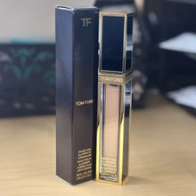 Load image into Gallery viewer, Tom Ford Shade and Illuminate Concealer luxury designer under eye concealer