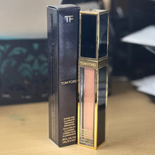 Load image into Gallery viewer, Tom Ford Shade and Illuminate Radiance Enhancer Medium - Hydrating Liquid Highlighter Glow Booster