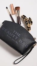 Load image into Gallery viewer, Marc Jacobs The Leather Beauty Bag - Black

