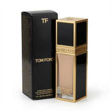 Load image into Gallery viewer, Tom Ford Shade and Illuminate Soft Radiance Foundation SPF 50 30ml / 1 oz
